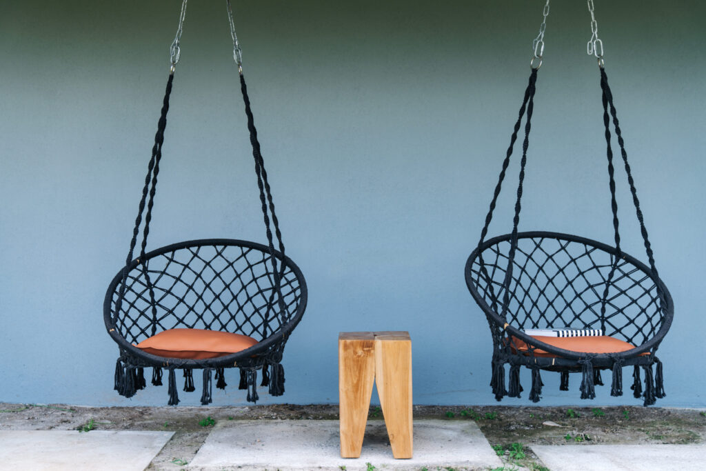 Mas talvez o problema nunca tenha sido a exclusividade. Talvez o problema tenha sido a forma como a aprendemos. Durante anos, foi apresentada como um mecanismo de controlo, quando, na realidade, é um modelo de responsabilidade.